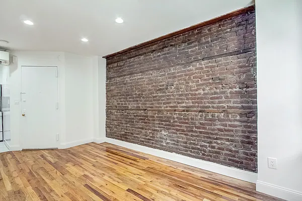 Rented by Creed Realty Group | media 1