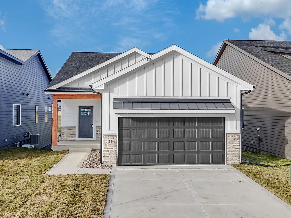 1214 NW Sproul Dr