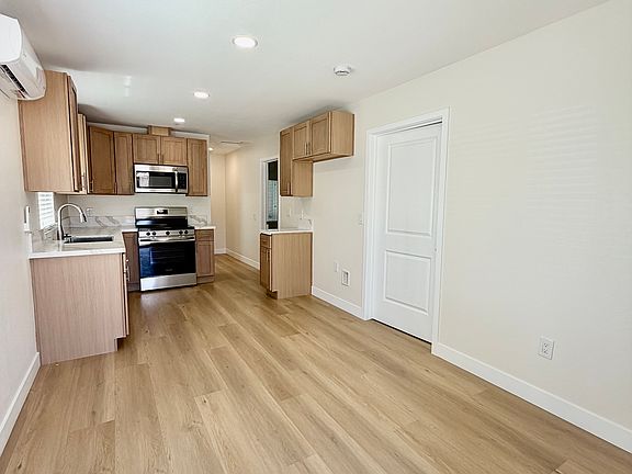 3rd image of 603 N San Antonio Ave #2