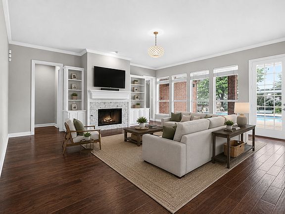 4th image of 1210 Forest Hills Dr