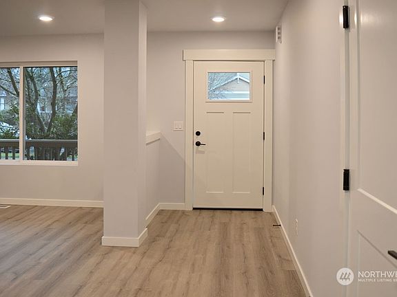 4th image of 4301 Maricite Street SE