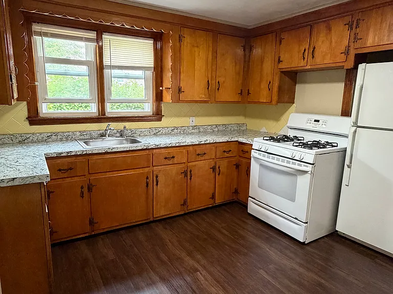 12 Curtis St #1 — Photo 11