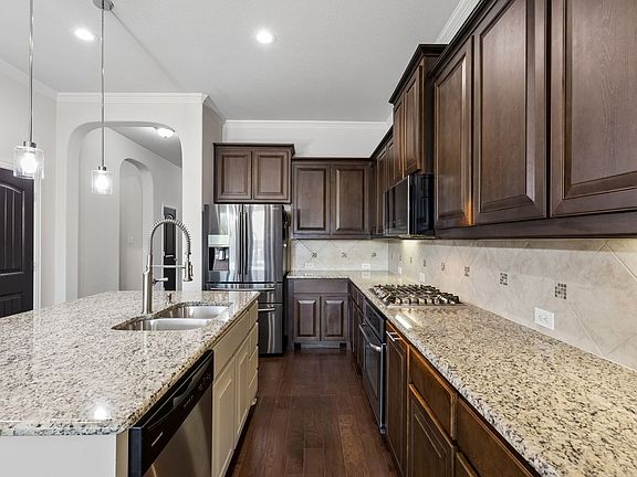 5th image of 200 Gill Point Ln