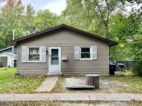 206 Boys City Dr, Winona Lake, IN 46590