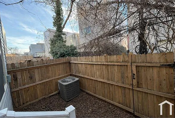 2114 N Franklin St #1A — Photo 10