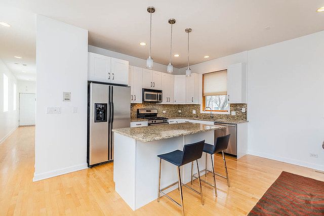 1st image of 814 N Winchester Ave #1