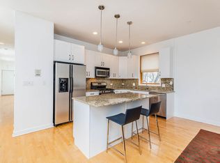 814 N Winchester Ave #1, Chicago, IL 60622