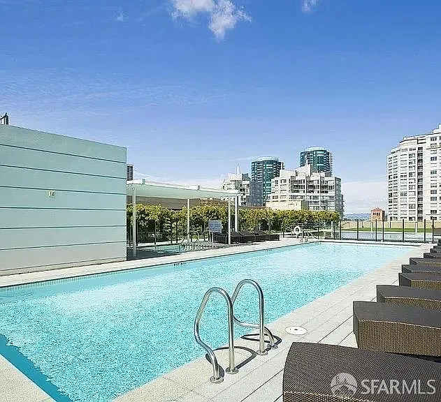 425 1st St #5501 — Photo 33