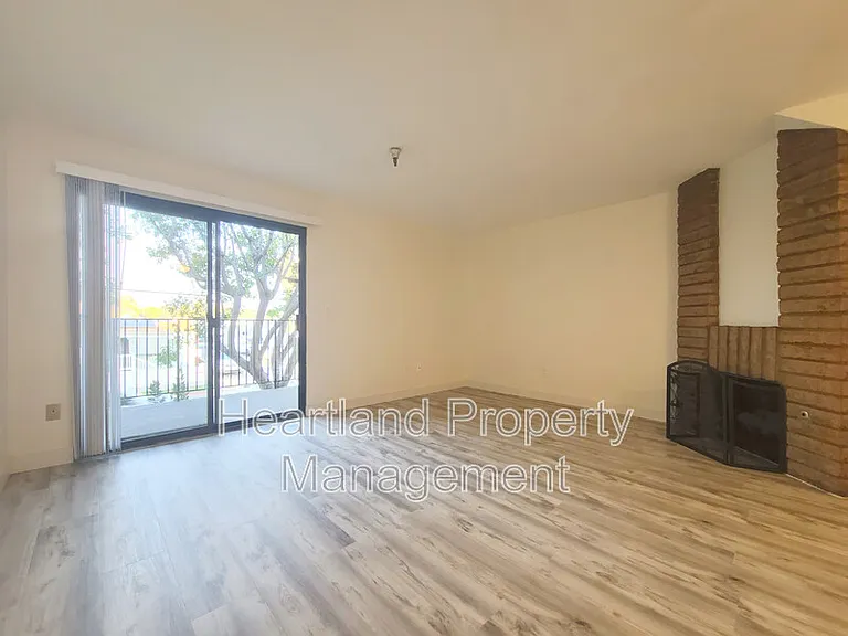 1170 Decker St #E — Photo 2