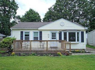 7633 Dahlia Dr, Mentor On The Lake, OH 44060