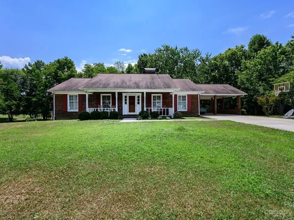 3939 Peach St, Newton, NC 28658