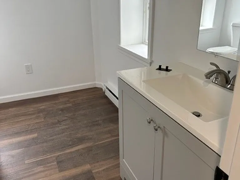 129 E Market St — Photo 14