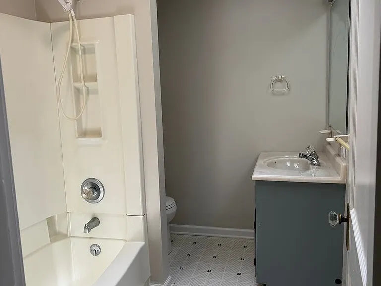 305 Sussex St — Photo 8