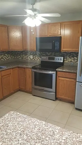 180 NE 12th Ave #17A Photo 1