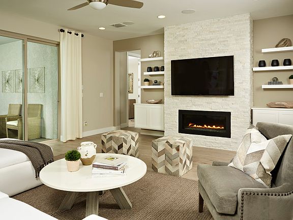 Comfortable Gathering Room