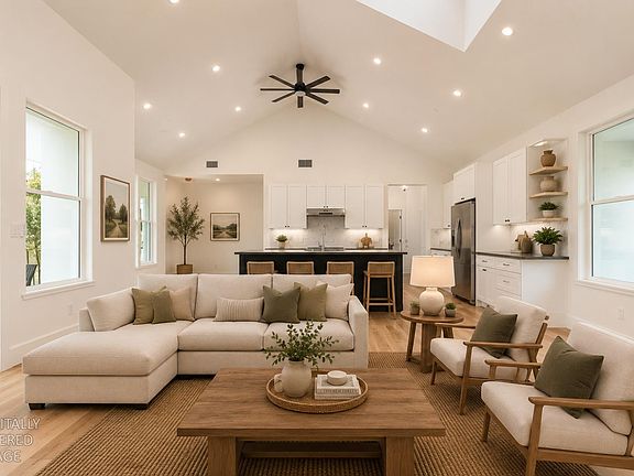 3rd image of 358 Oak Tree Cir