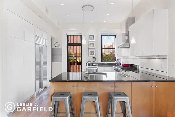 Sold by Leslie J. Garfield | media 4