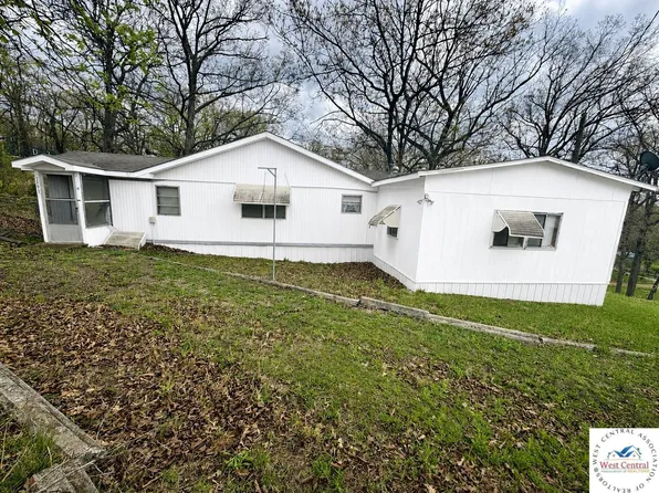 27936 Sammons Ave, Warsaw, MO 65355