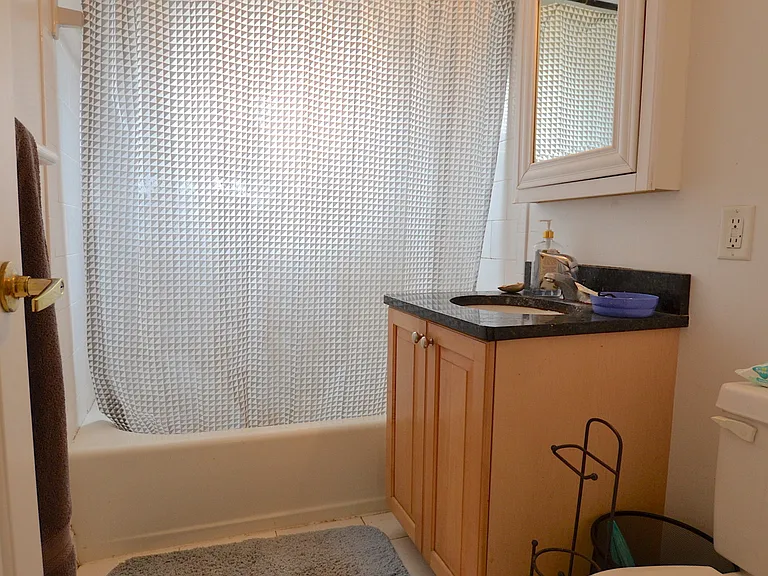140 Newton St #3 — Photo 7