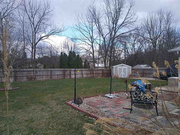 5th image of 56989 Wild Heather Dr