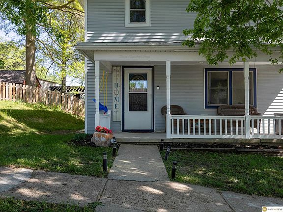 3rd image of 304 W N St
