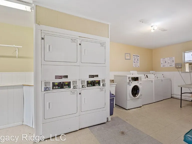 2504 Hilltop Dr — Photo 11