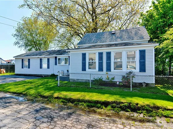 70 Berkeley St, East Providence, RI 02914
