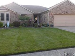 48461 Lorenzo Dr, Macomb, MI 48044
