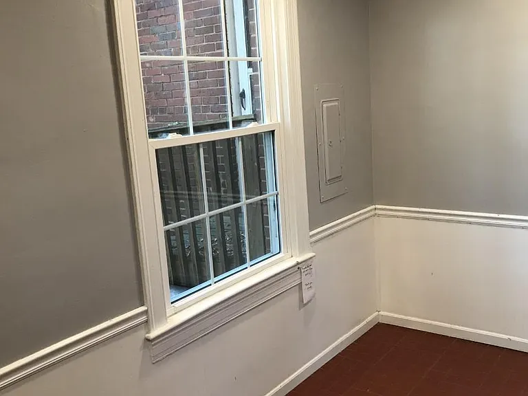 1201 S Barton St — Photo 12