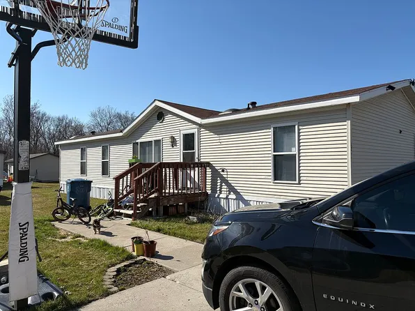 8201 Prairie Ave, Flushing, MI 48433