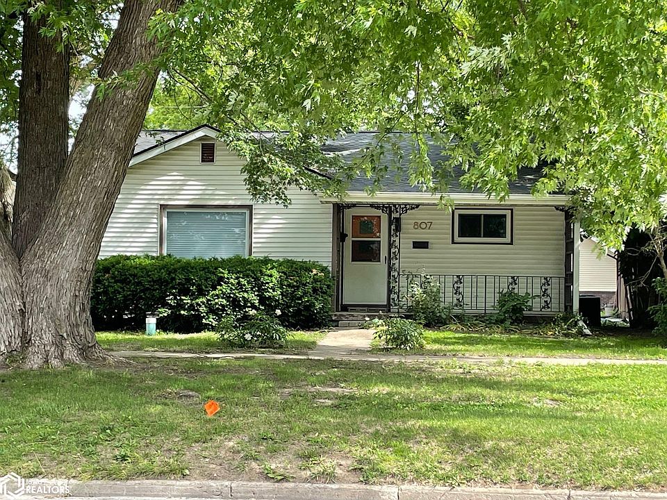 1st image of 807 W Adams St
