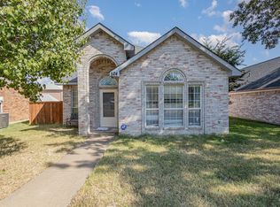 524 Picketts Dr, Mesquite, TX 75149