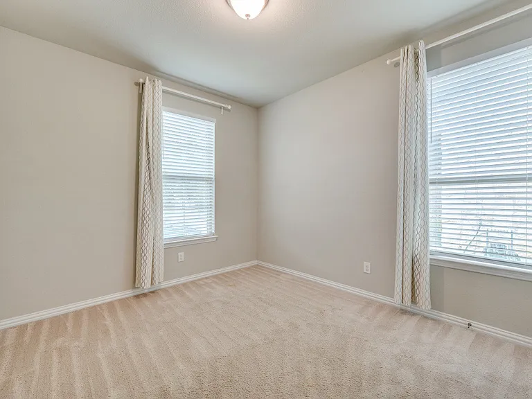 2028 Barx Dr — Photo 17