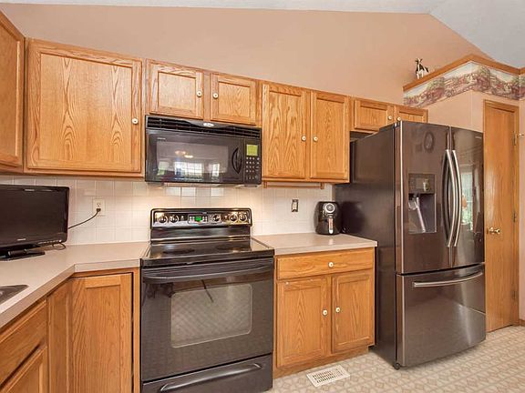 5th image of 5011 S Mount Carmel St