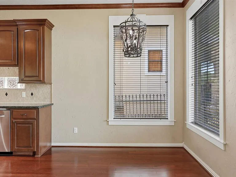 79 Melrose Dr — Photo 15