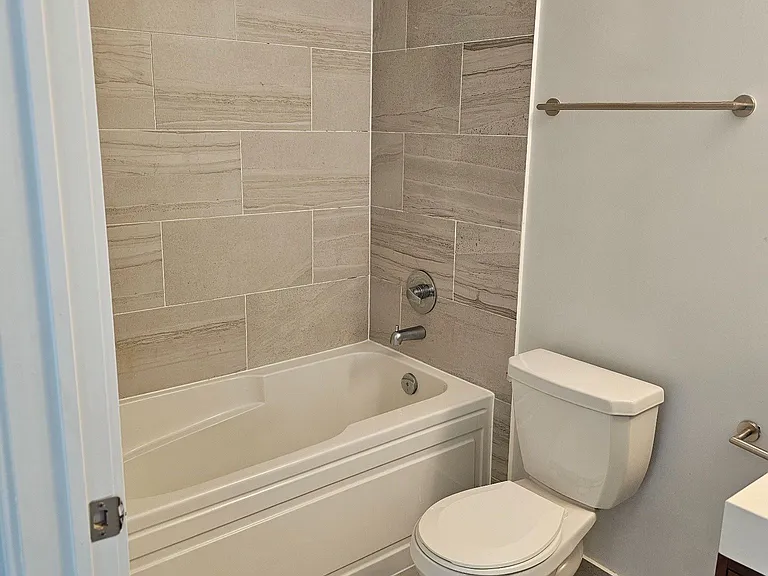 1709 Bur Oak Ave #201A — Photo 11