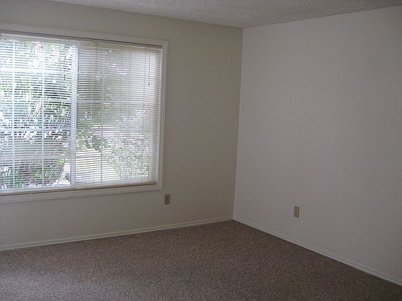 3rd image of 1756 SE Lilly Pl #0