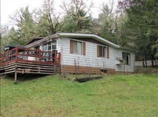 705 Cleveland Loop Dr, Roseburg, OR 97471
