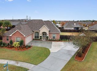 107 Lac Palourde Dr, Luling, LA 70070