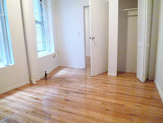 Rented by DSA Realty | media 35