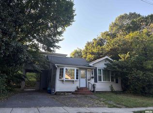 400 S Forest Ave, Carbondale, IL 62901