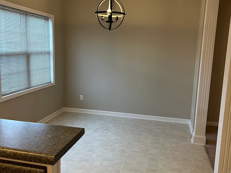 1605 Ridgecrest Dr — Photo 5