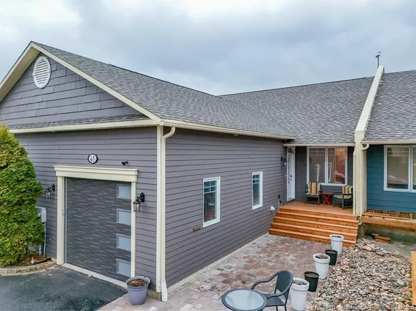 48 Waterford Ln, Fredericton, NB E3A 0E2