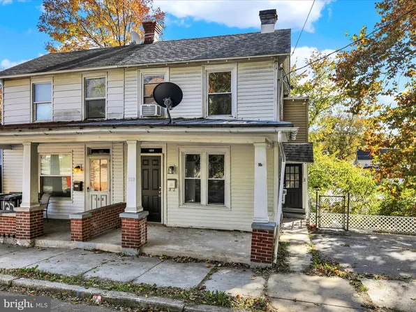 120 E Wyomissing Ave, Mohnton, PA 19540