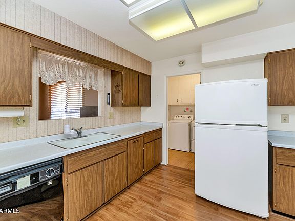 5th image of 10422 W KINGSWOOD Circle