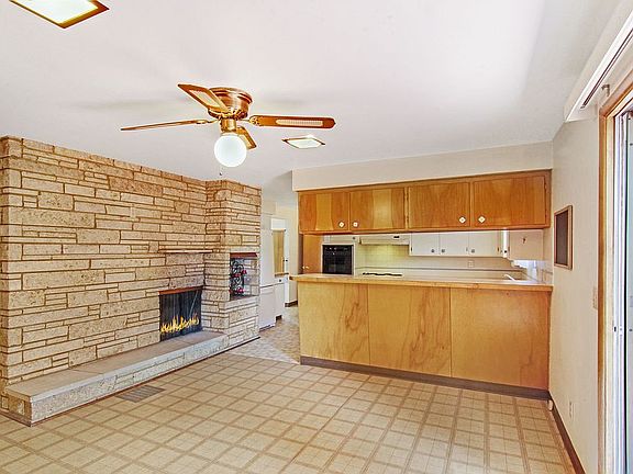 Kitchen/Dining Fireplace