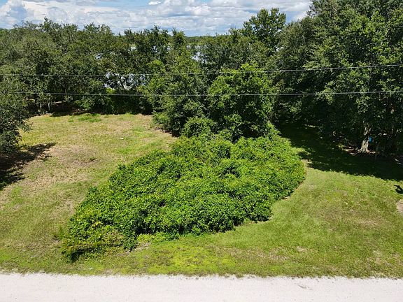 4th image of 2500 Pine Needle Dr