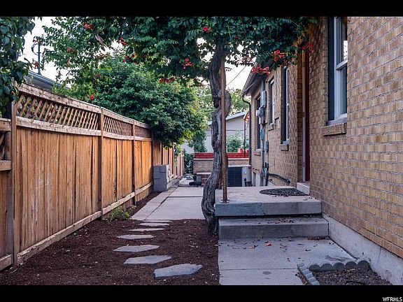 3rd image of 2176 E Sunnyside Ave