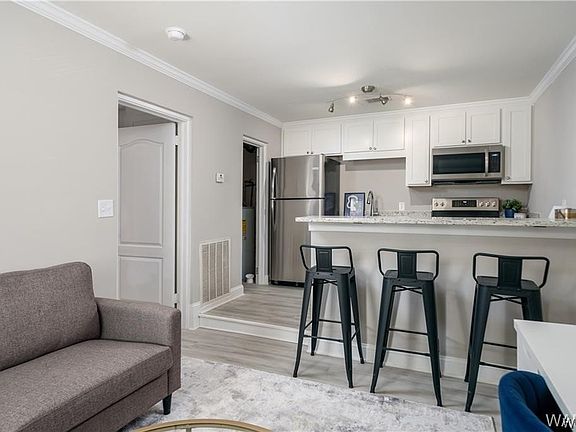4th image of 1402 9th St #24
