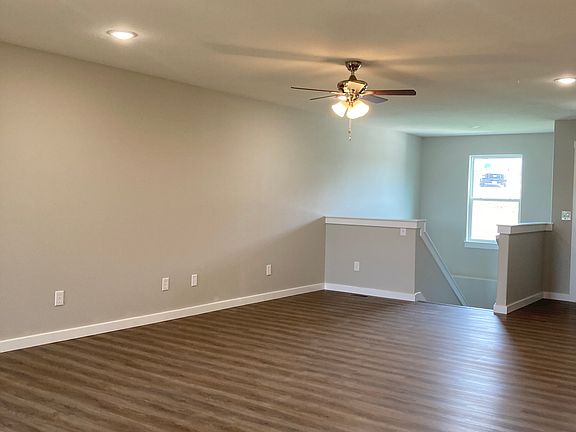 5th image of 1003 S Rimes Ave